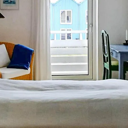 Appartement 2 Person Holiday On A In